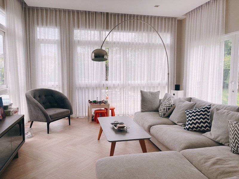 house-for-sale-in-windmill-park-new-detached-house-private-swimming-pool-patio-deck-garden