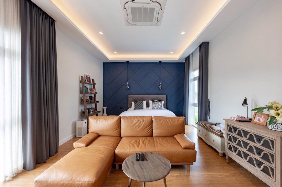 house-for-sale-in-windmill-park-new-detached-house-private-swimming-pool-patio-deck-garden