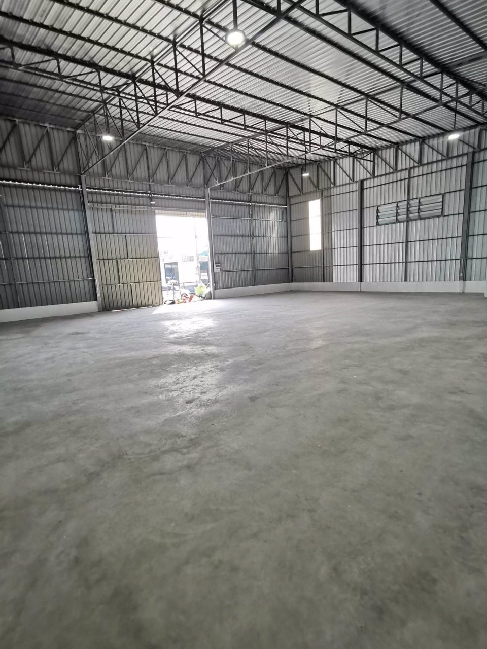 โกดังสร้างใหม่ให้เช่า-ขนาด-280-ทำเลดีติดถนนเฉลิมพระเกียรติ-ร9-เขตประเวศ-หลังเดี่ยวส่วนตัว