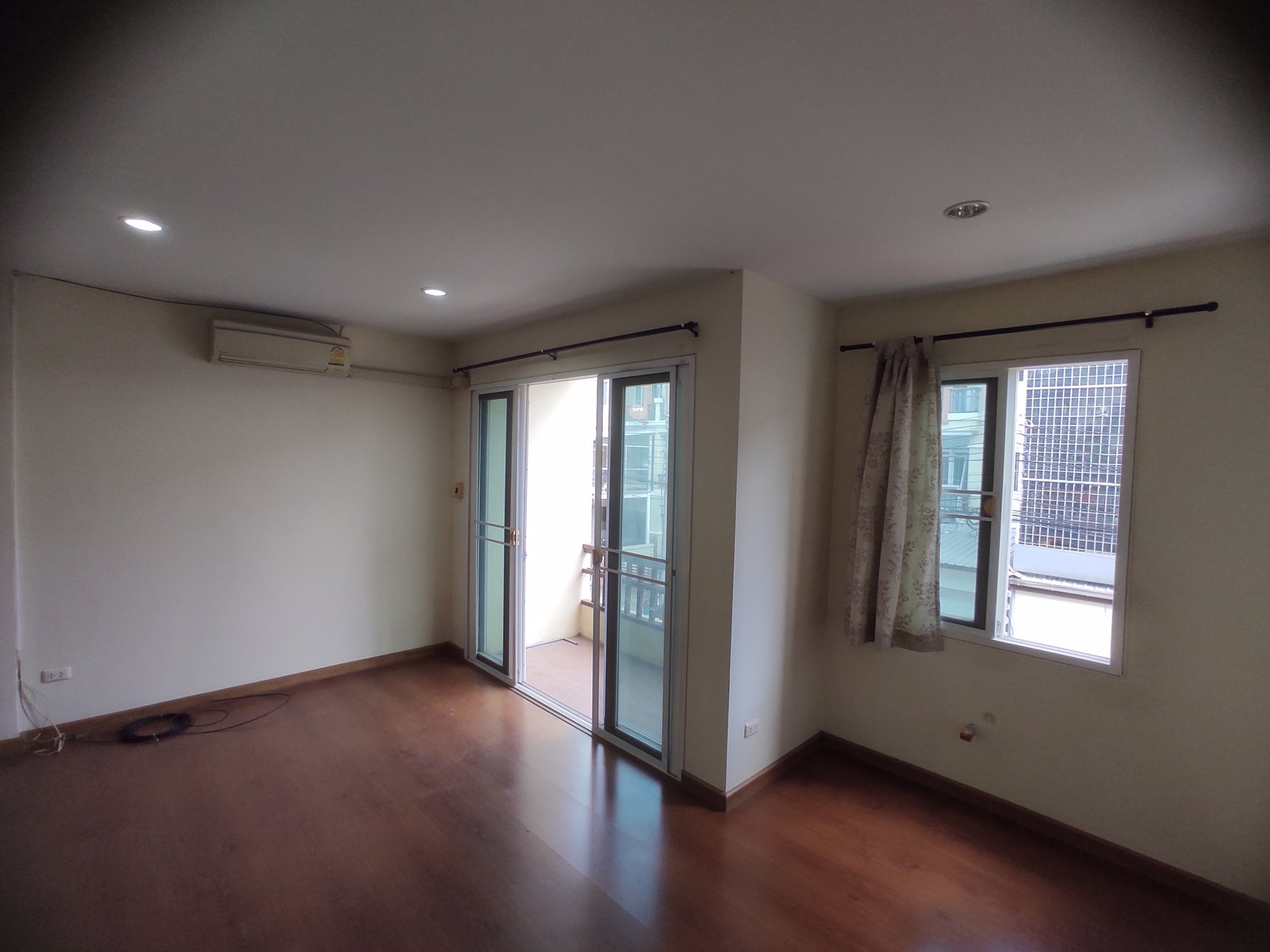 ให้เช่าบ้าน-ทาวน์โฮม-3-ชั้น-เศรณีรายา-2-ดอนเมือง-กรุงเทพ-ใกล้มหาวิทยาลัยรังสิต-สนามบินดอนเมือง