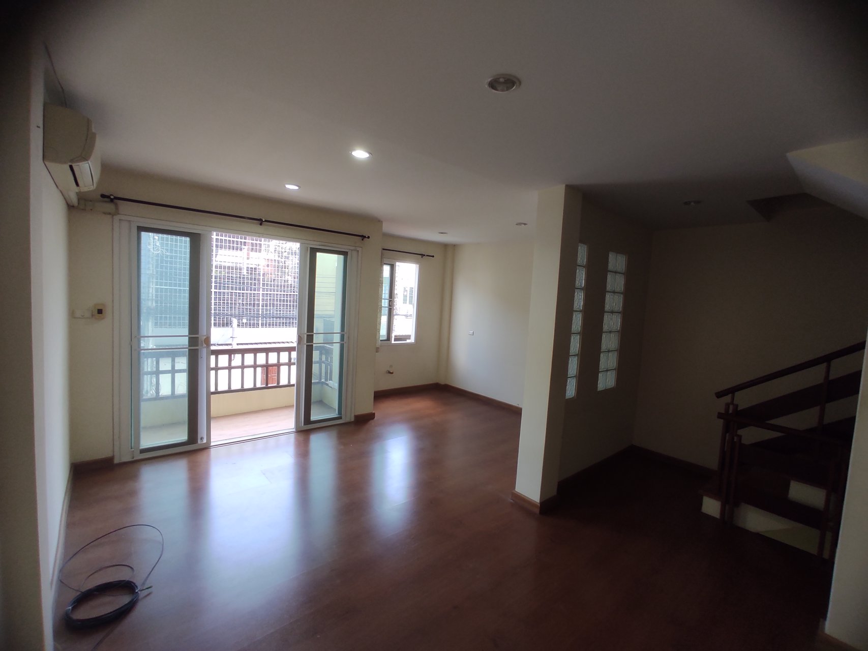 ให้เช่าบ้าน-ทาวน์โฮม-3-ชั้น-เศรณีรายา-2-ดอนเมือง-กรุงเทพ-ใกล้มหาวิทยาลัยรังสิต-สนามบินดอนเมือง