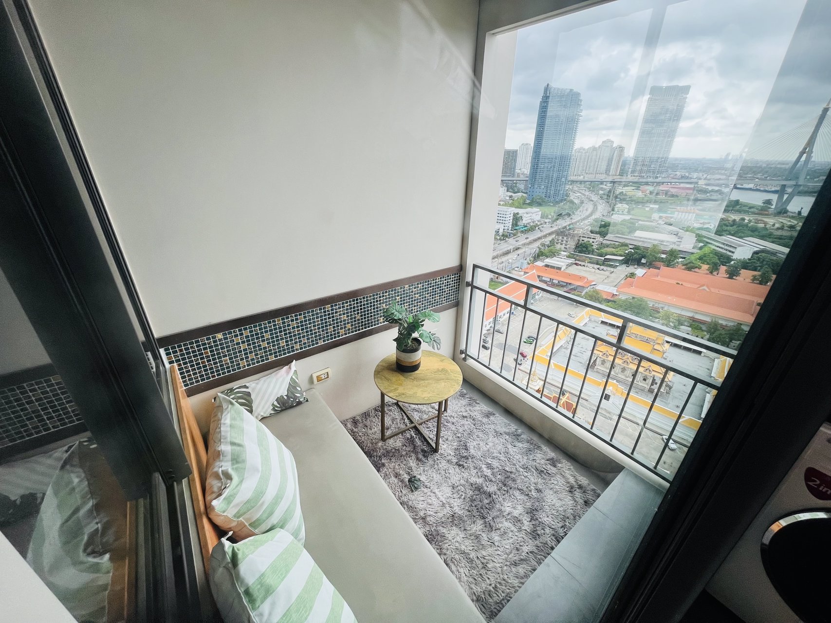 ให้เช่า-คอนโด-ยู-ดีไลท์-ริเวอร์ฟร้อน-พระราม-3-ห้องสวย-ชั้น-28-วิวดี-หิ้วกระเป๋าเข้าอยู่ได้เลย