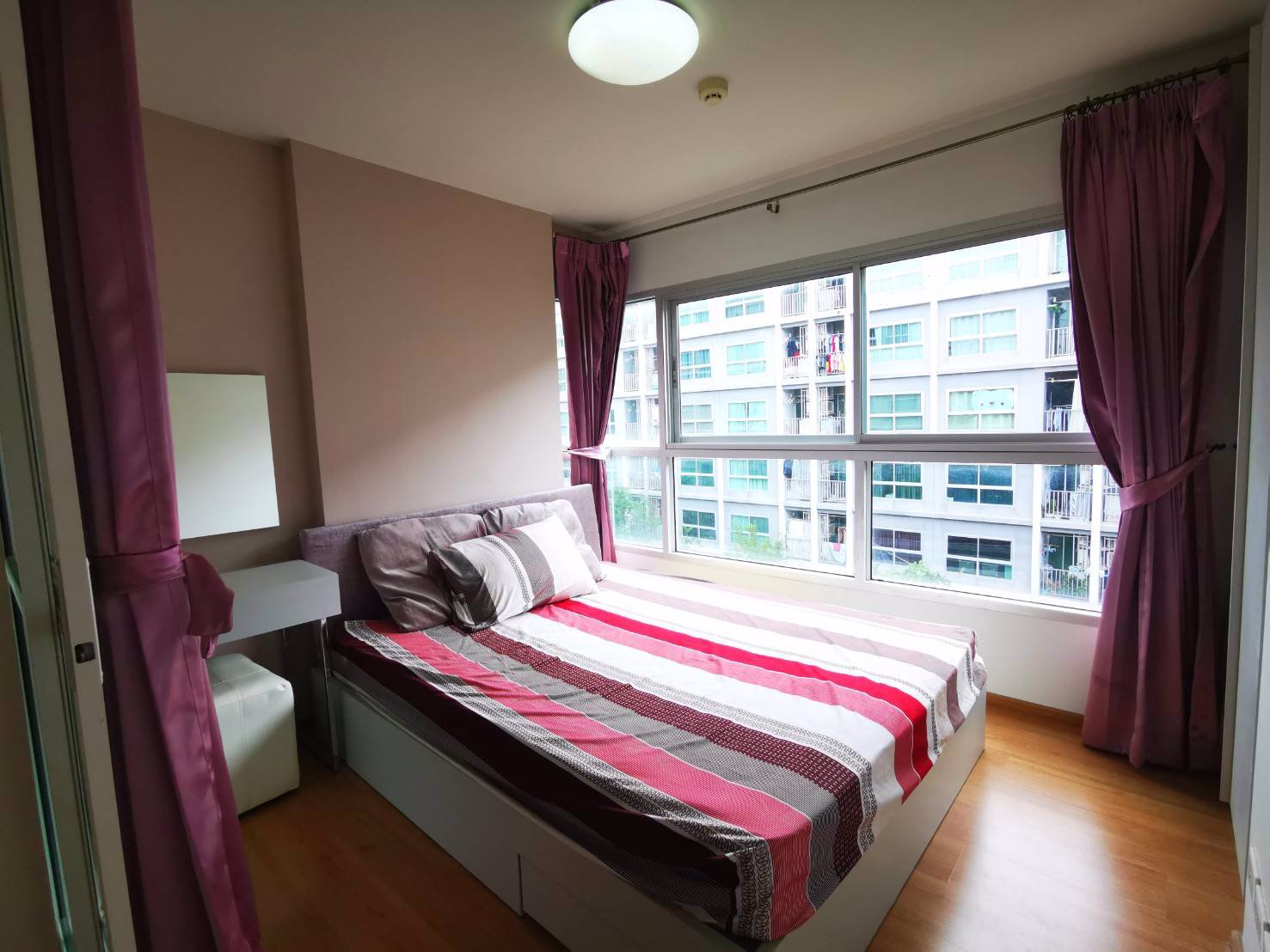 ราคาพิเศษดีคอนโดราคำแหง9-ห้องมุม-ชั้น5