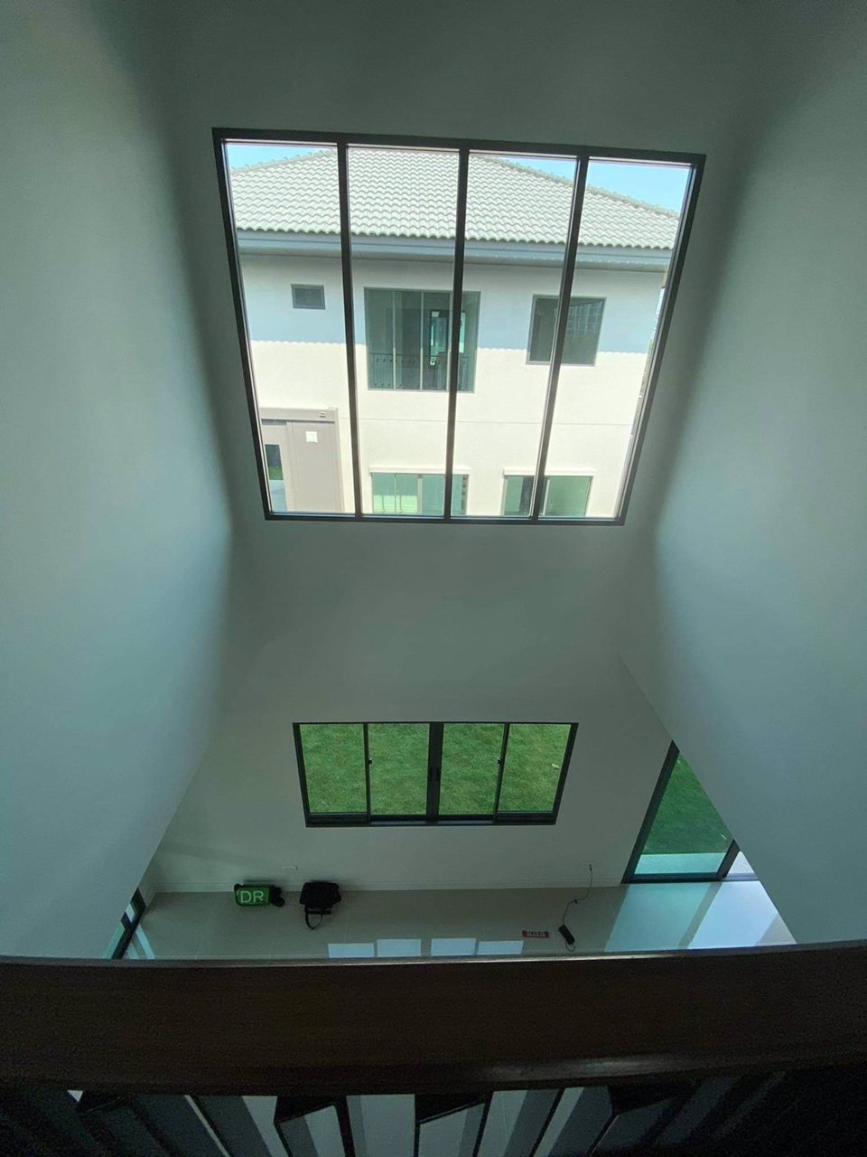 ขายบ้านเดี่ยว-2-ชั้น-หมู่บ้านสราญสิริ-ศรีวารี-3-ห้องนอน-ศีรษะจรเข้น้อย-ลาดกระบัง-54-ทำเลใกล้สนามบิ