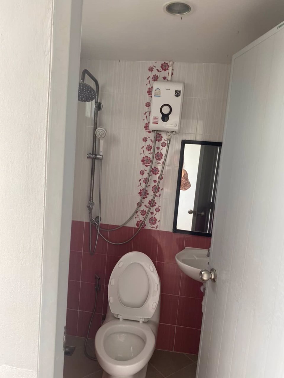 ขาย-condo-หรู-จำนวน-4-ชั้น-ชั้นละ-15-ห้อง-รวมเป็น-60-ห้อง