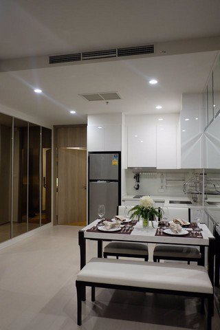 ae0074-ให้เช่า-คอนโด-noble-ploenchit-พื้นที่-5595-ตรม-1-ห้องนอน-ชั้น-4-วิวสระว่ายน้ำ-ตึก-b