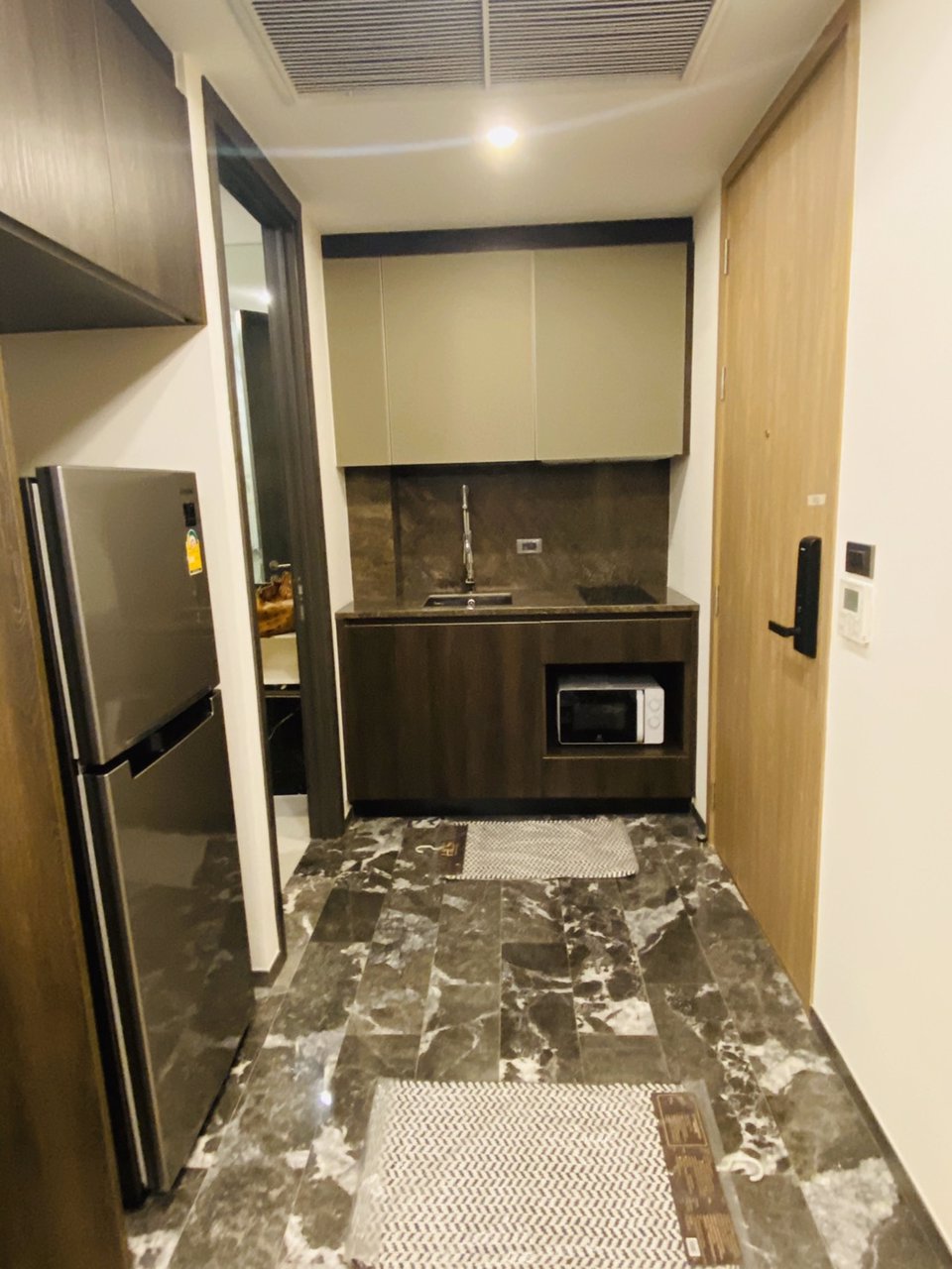 ให้เช่าคอนโดใหม่เอี่ยม-ตกแต่งอย่างดี-สวย-พร้อมอยู่-168-สุขุมวิท-30-ตรม-1-ห้องนอน-m1267