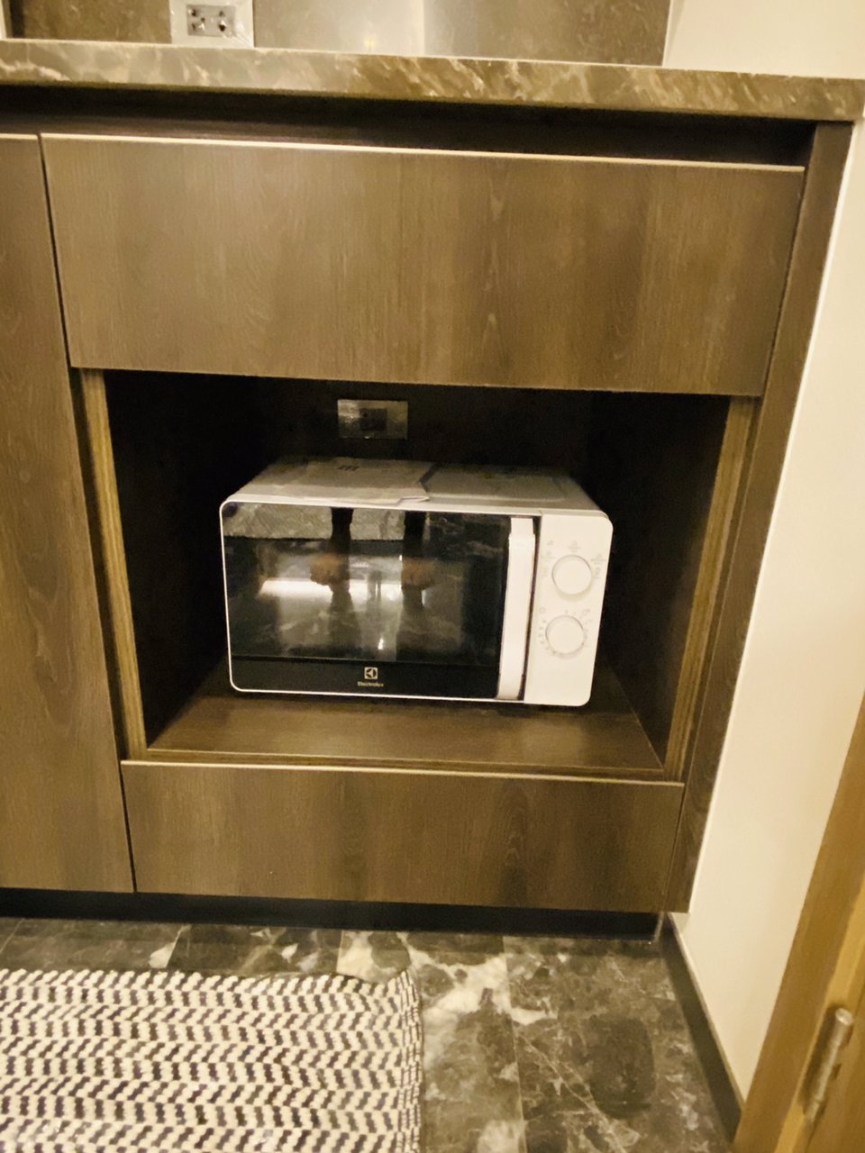 ให้เช่าคอนโดใหม่เอี่ยม-ตกแต่งอย่างดี-สวย-พร้อมอยู่-168-สุขุมวิท-30-ตรม-1-ห้องนอน-m1267