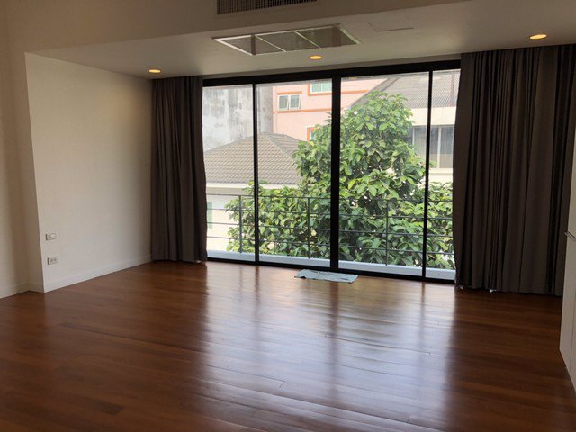 ae0085-ให้เช่า-บ้านแฝด-4-ชั้น-เนื้อที่-37-ตรว-พื้นที่ใช้สอย-350-ตรม-ทองหล่อ-20-หรือ-เอกมัย-21