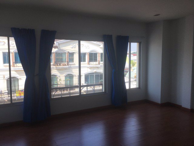 ae0089-ให้เช่า-ทาวน์โฮม-3-ชั้น-21-ตรว-บ้านกลางเมือง-เดอะ-ปารีส-กรุงเทพกรีฑา-ซอย-7