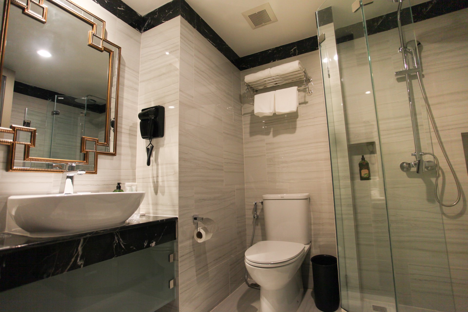 ทุบราคาพิเศษสุดๆ-กับห้องพักให้เช่ารายเดือน-เพียง10000บาท-รวมน้ำไฟ-อินเตอร์เนต-ใกล้-bts-ราชเทวี-พญาไท