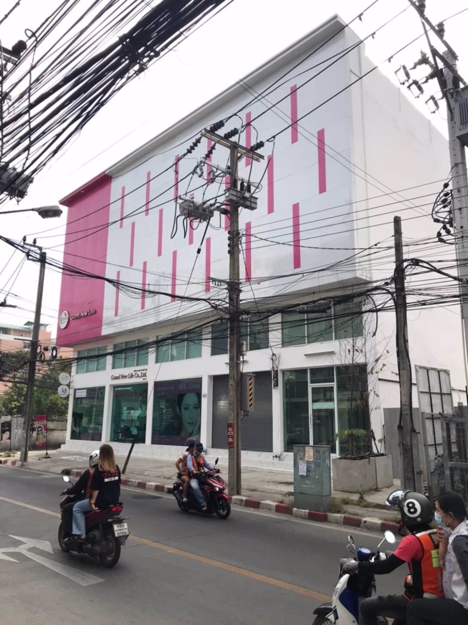 ขายอาคารพาณิชย์-5-คูหา-เนื้อที่-101-ตร-ว-ที่ดินจอดรถ-เนื้อที่-98-ตร-ว-ขาย-55-ล้านบาท