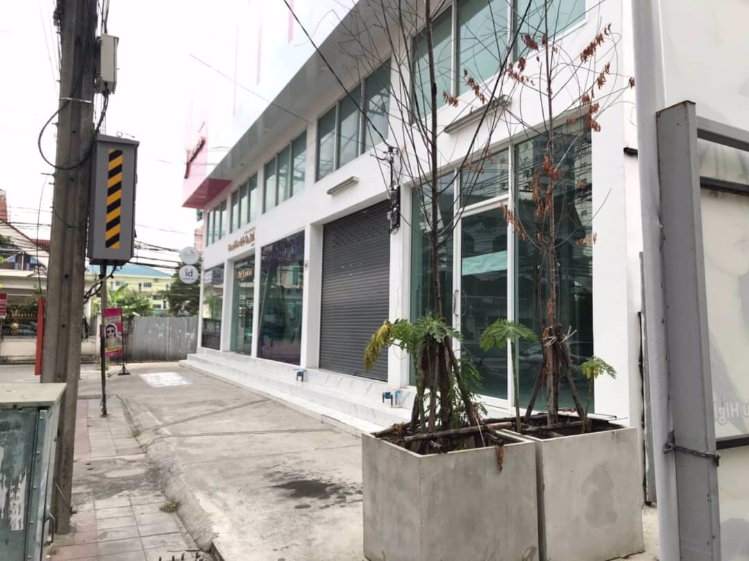 ขายอาคารพาณิชย์-5-คูหา-เนื้อที่-101-ตร-ว-ที่ดินจอดรถ-เนื้อที่-98-ตร-ว-ขาย-55-ล้านบาท