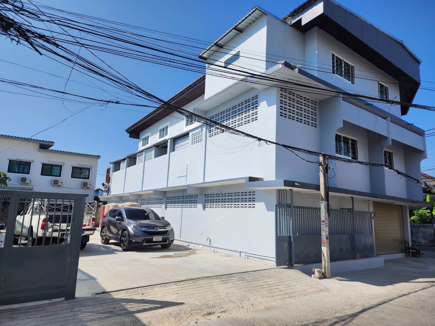 ขายสำนักงานพร้อมพื้นที่ทำโกดัง-เป็นอาคารพาณิชย์-5-คูหา-รวมพื้นที่ดินเปล่า-109-ตรว