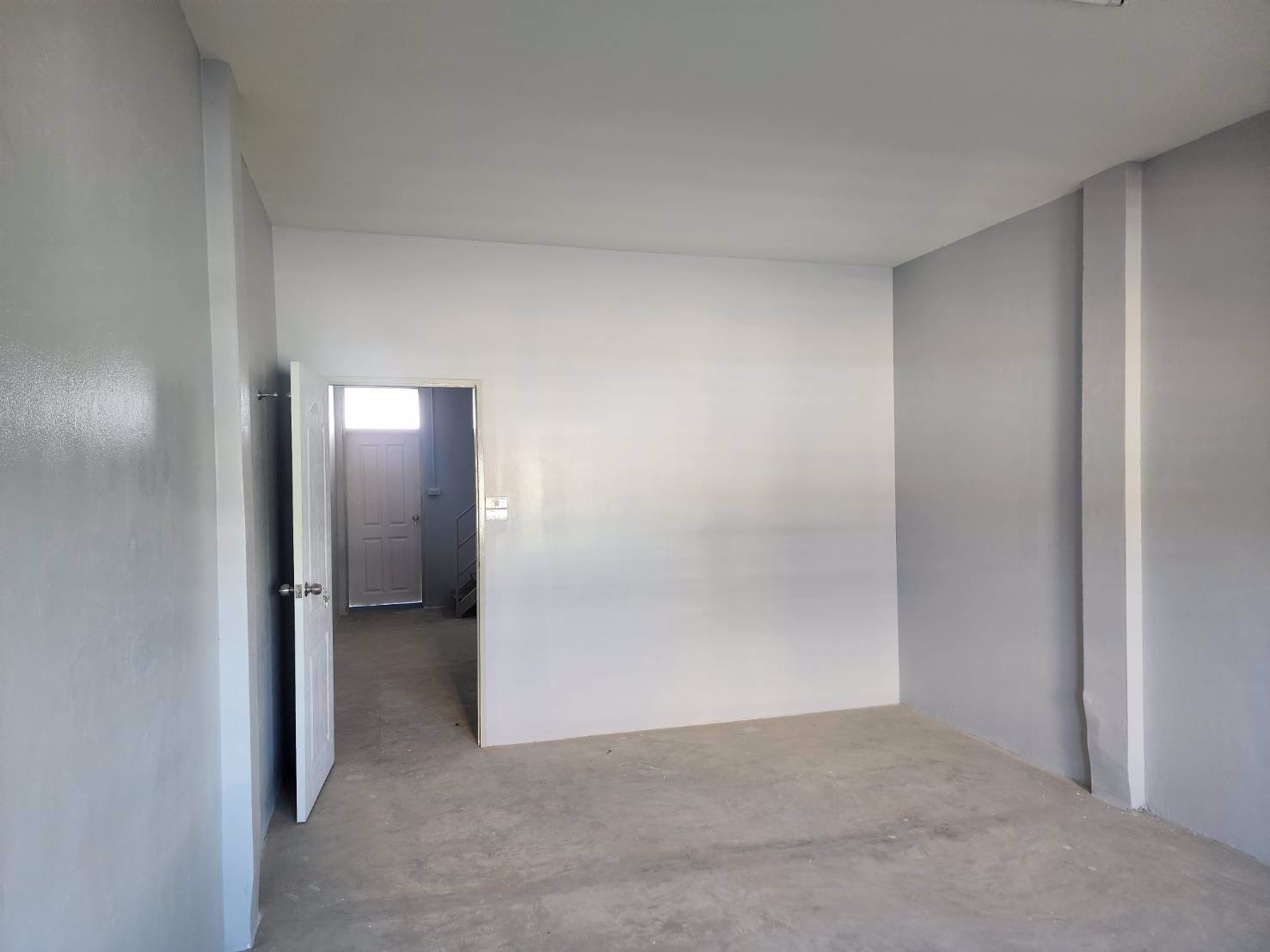 ขายสำนักงานพร้อมพื้นที่ทำโกดัง-เป็นอาคารพาณิชย์-5-คูหา-รวมพื้นที่ดินเปล่า-109-ตรว