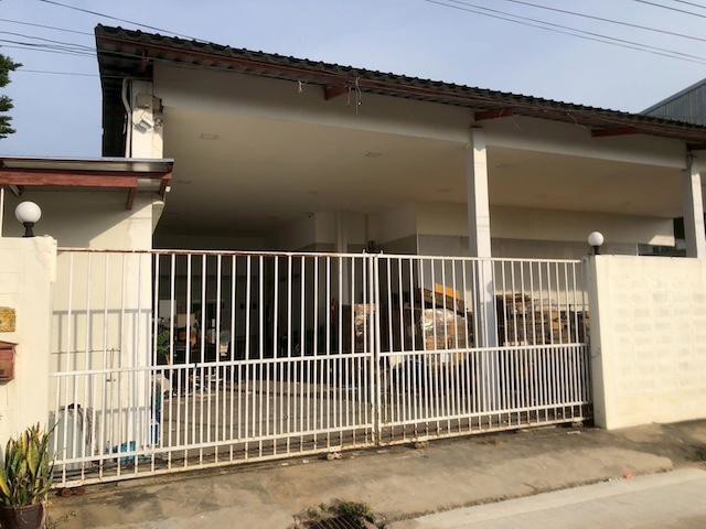 ขายบ้านเดี่ยวตลิ่งชัน-101-ตรว-หมู่บ้านมหาดไทย-1-ใกล้ถนนหลัก-ทำเลดี-พื้นที่กว้างต่อเติมได้จุใจ