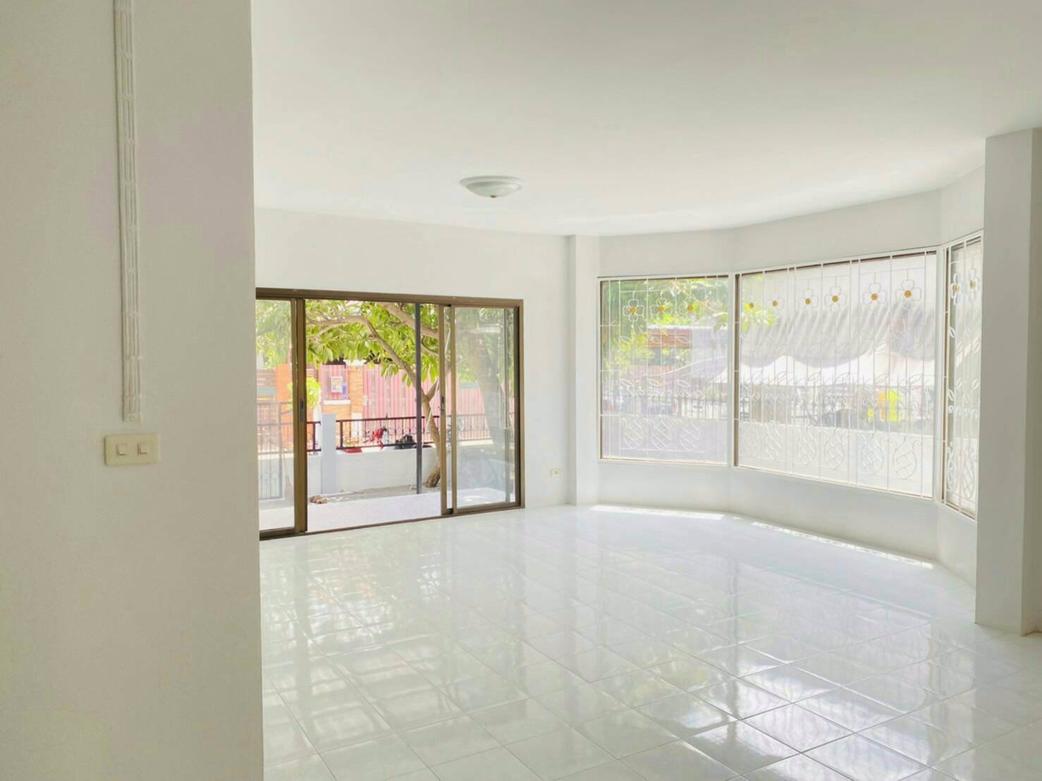 ขายถูก-บ้านเดี่ยว-รีโนเวทใหม่ทั้งหลัง-หมู่บ้าน-ออคิด-วิลล่า-บางนา-ตราด-กม24