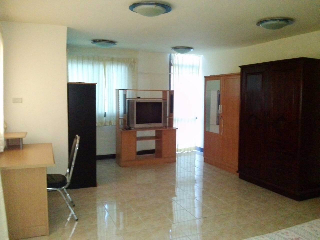 ให้เช่าห้องชุด-อาคารชุดคริสตัลการ์เด้น-ซอยสุขุมวิท-4-for-rent-at-crystal-garden-condo