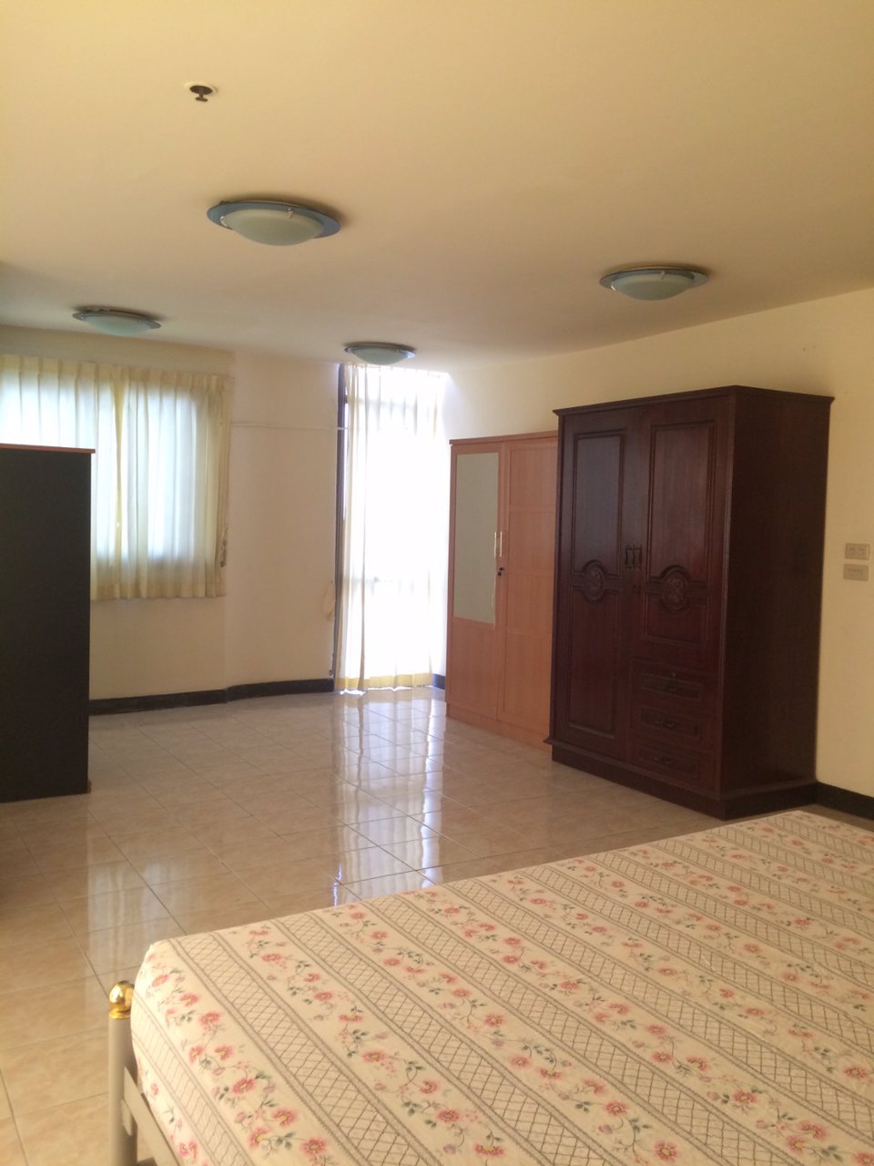 ให้เช่าห้องชุด-อาคารชุดคริสตัลการ์เด้น-ซอยสุขุมวิท-4-for-rent-at-crystal-garden-condo