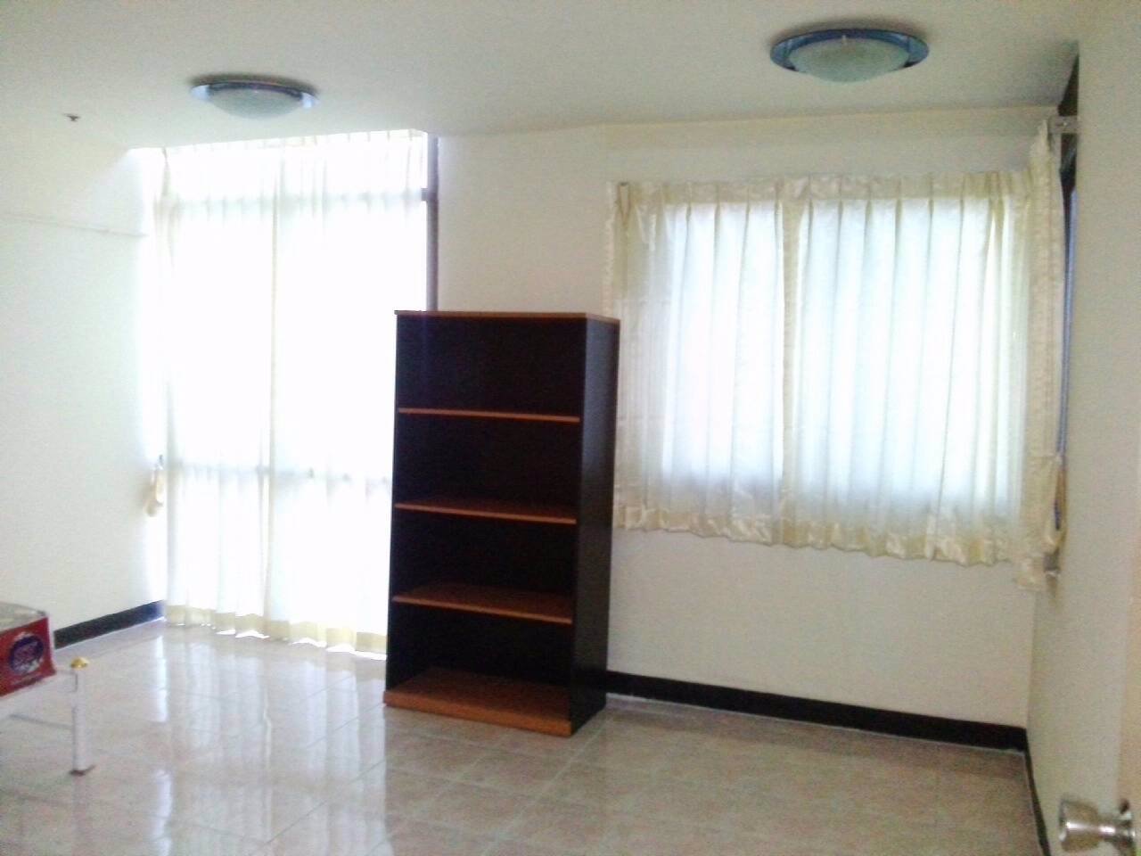 ให้เช่าห้องชุด-อาคารชุดคริสตัลการ์เด้น-ซอยสุขุมวิท-4-for-rent-at-crystal-garden-condo