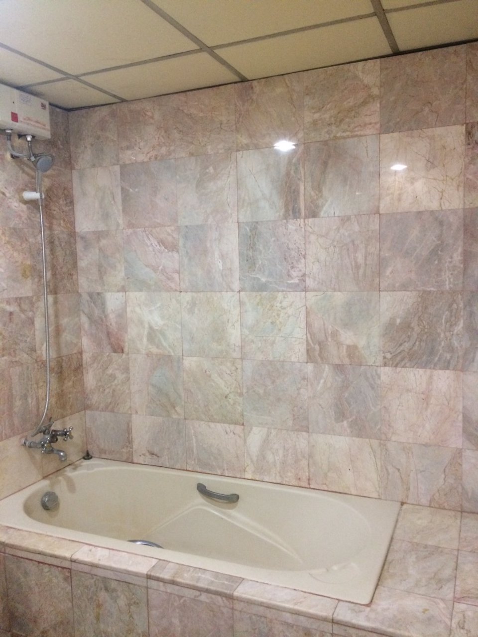 ให้เช่าห้องชุด-อาคารชุดคริสตัลการ์เด้น-ซอยสุขุมวิท-4-for-rent-at-crystal-garden-condo