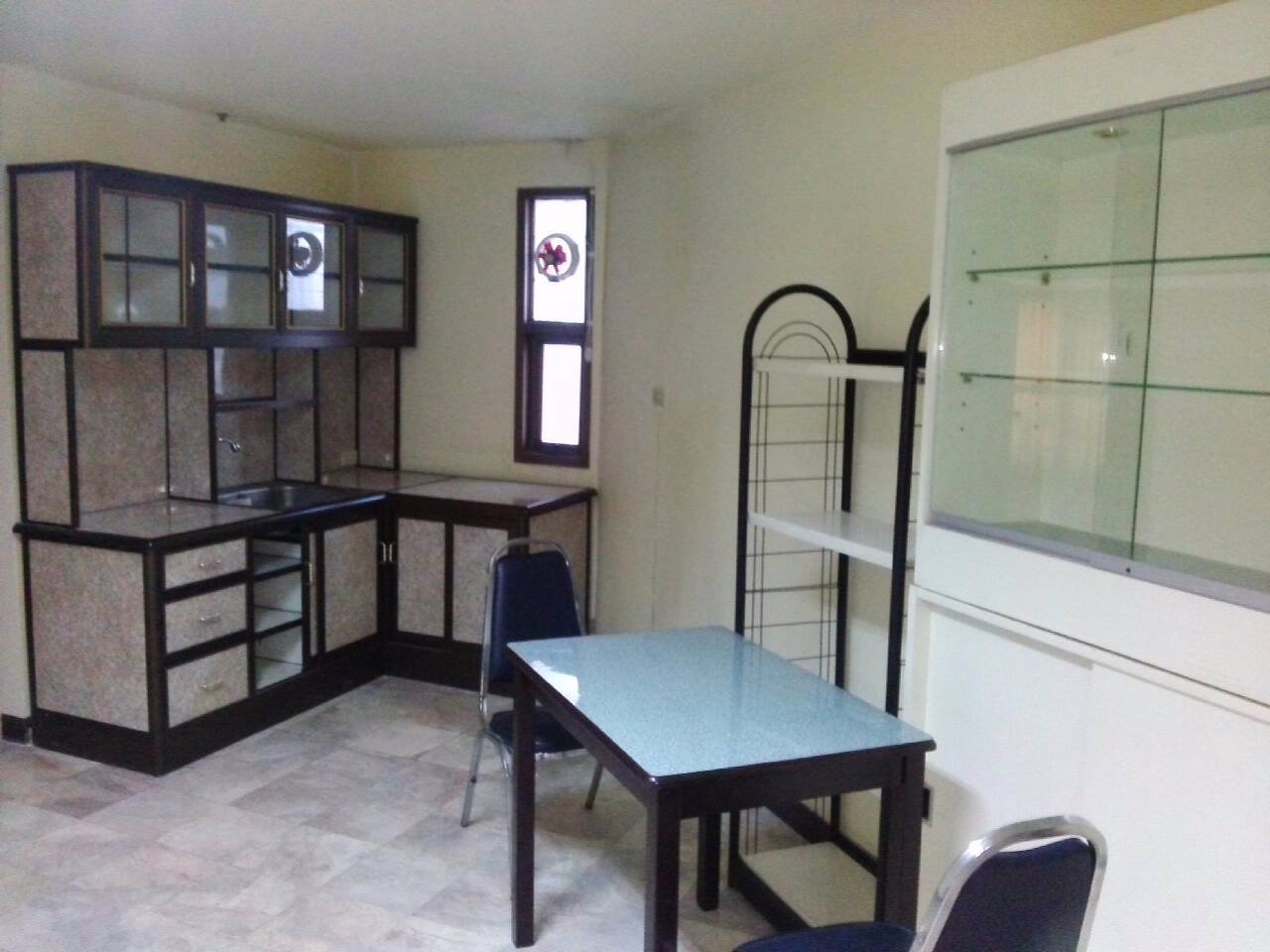 ให้เช่าห้องชุด-อาคารชุดคริสตัลการ์เด้น-ซอยสุขุมวิท-4-for-rent-at-crystal-garden-condo