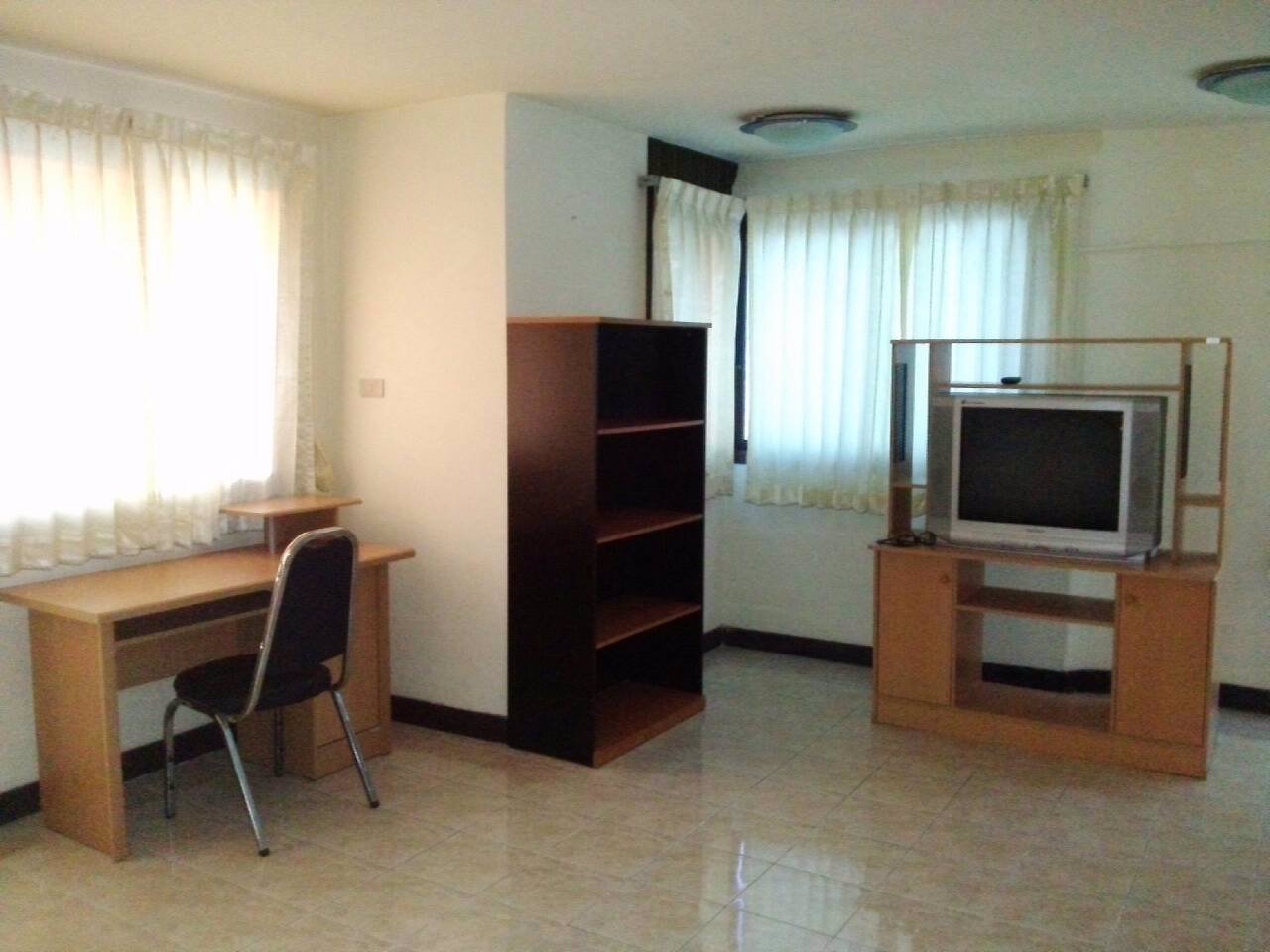 ให้เช่าห้องชุด-อาคารชุดคริสตัลการ์เด้น-ซอยสุขุมวิท-4-for-rent-at-crystal-garden-condo