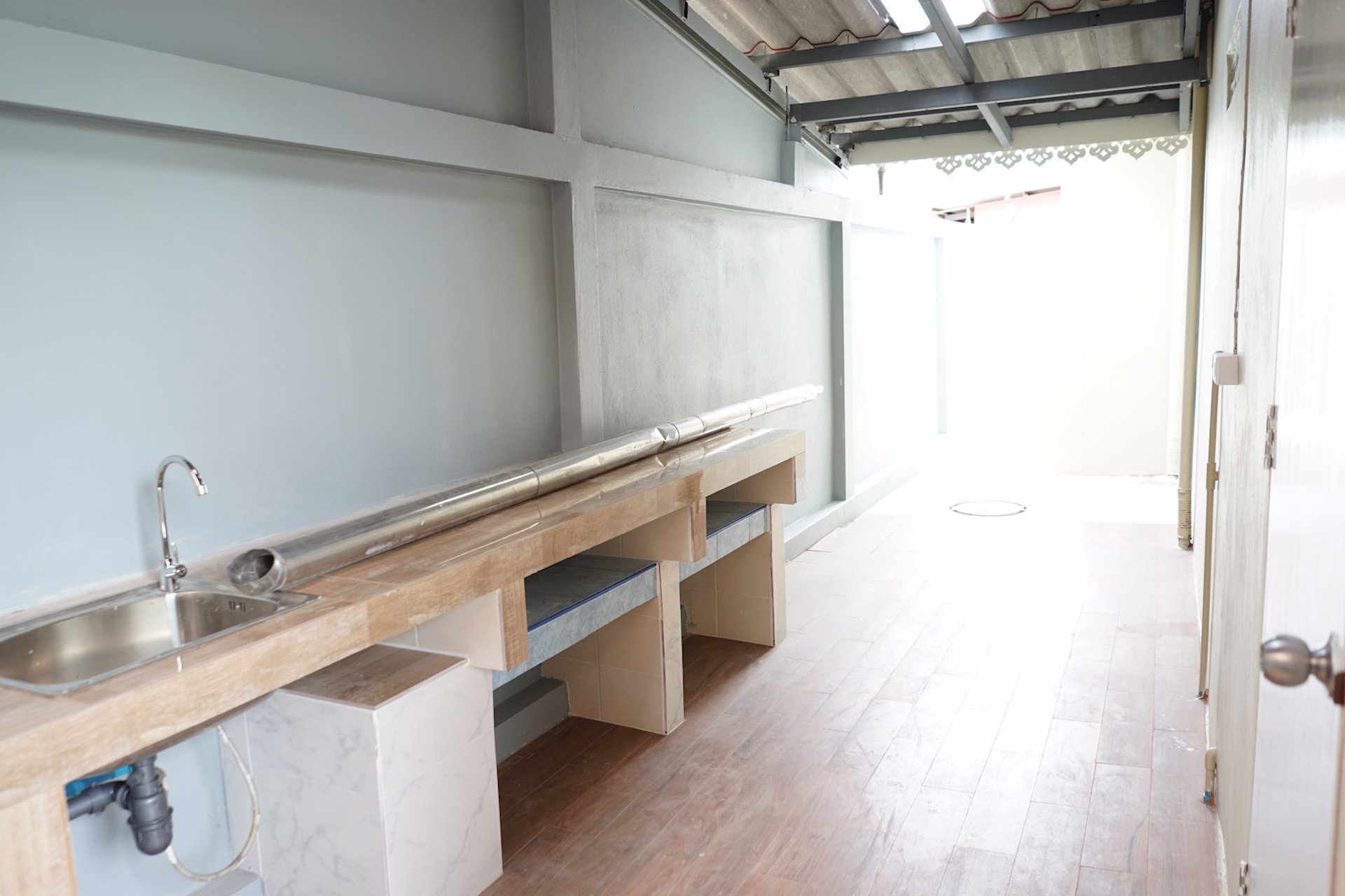 ให้เช่า-บ้านเดี่ยว-2-ชั้น-พร้อมที่ดินขนาดใหญ่