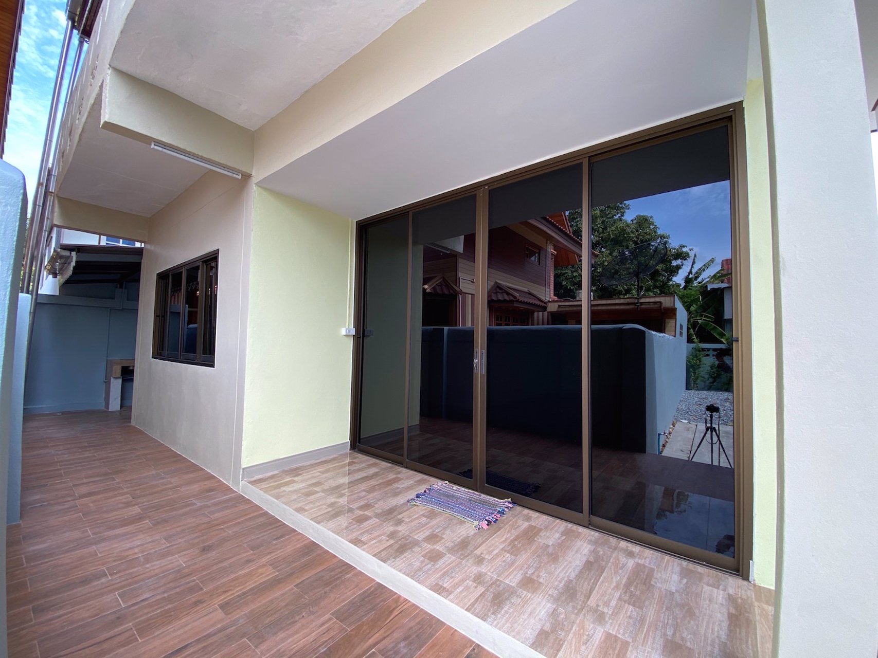 ให้เช่า-บ้านเดี่ยว-2-ชั้น-พร้อมที่ดินขนาดใหญ่