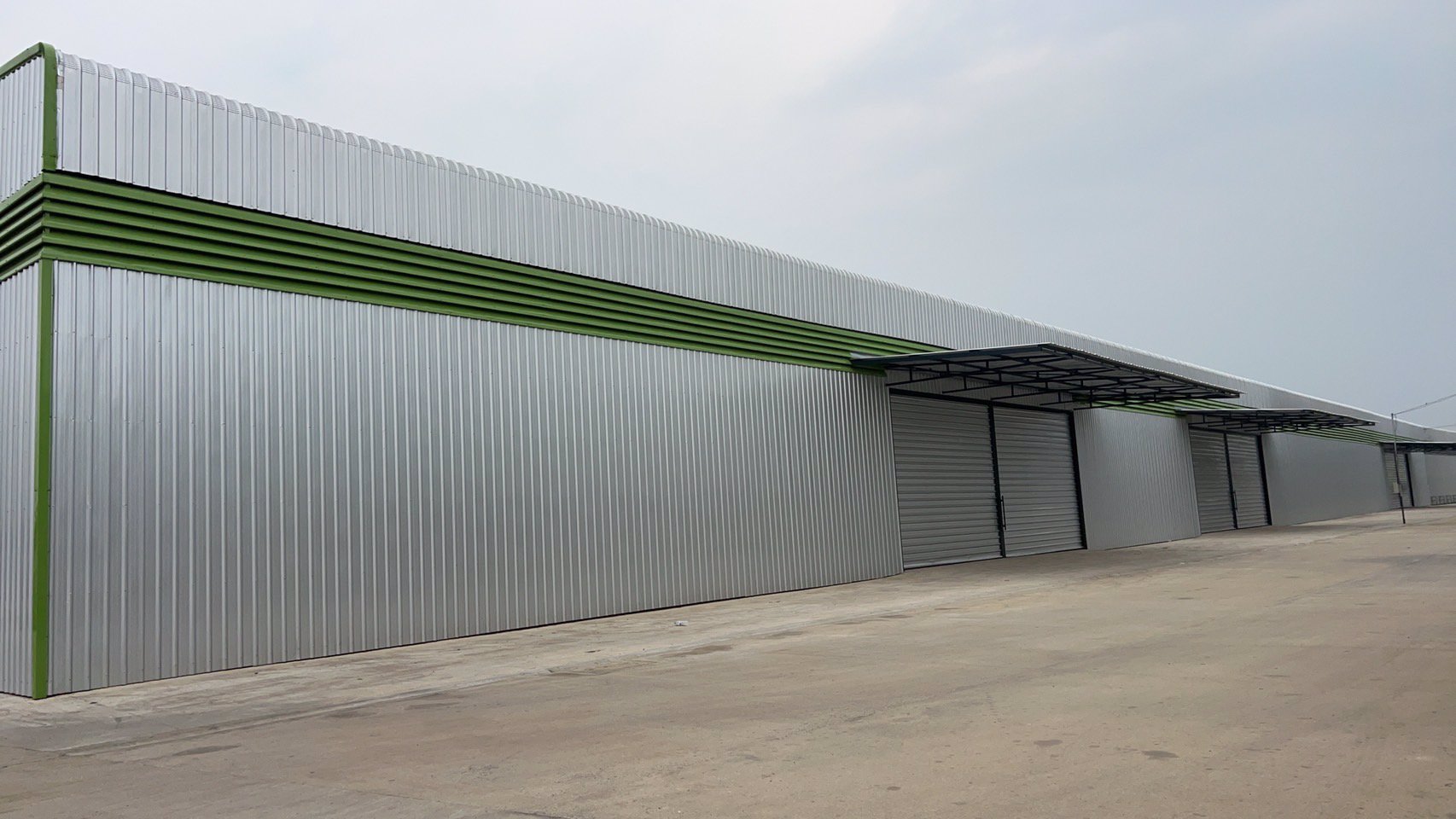 ขายโกดัง-พื้นที่ทั้งหมด-13-ไร่-ติดถนนใหญ่เส้น-340-หน้ากว้าง-100-เมตร