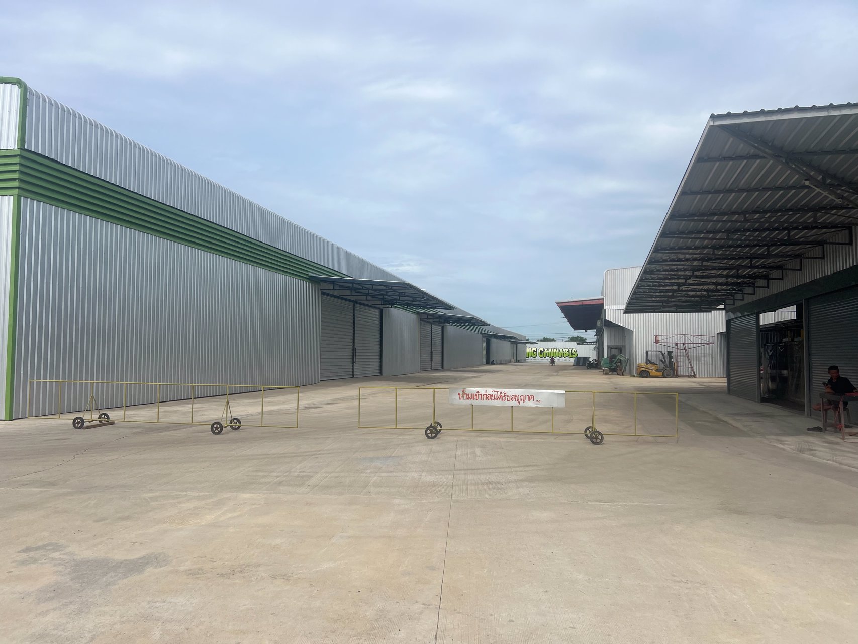 ขายโกดัง-พื้นที่ทั้งหมด-13-ไร่-ติดถนนใหญ่เส้น-340-หน้ากว้าง-100-เมตร