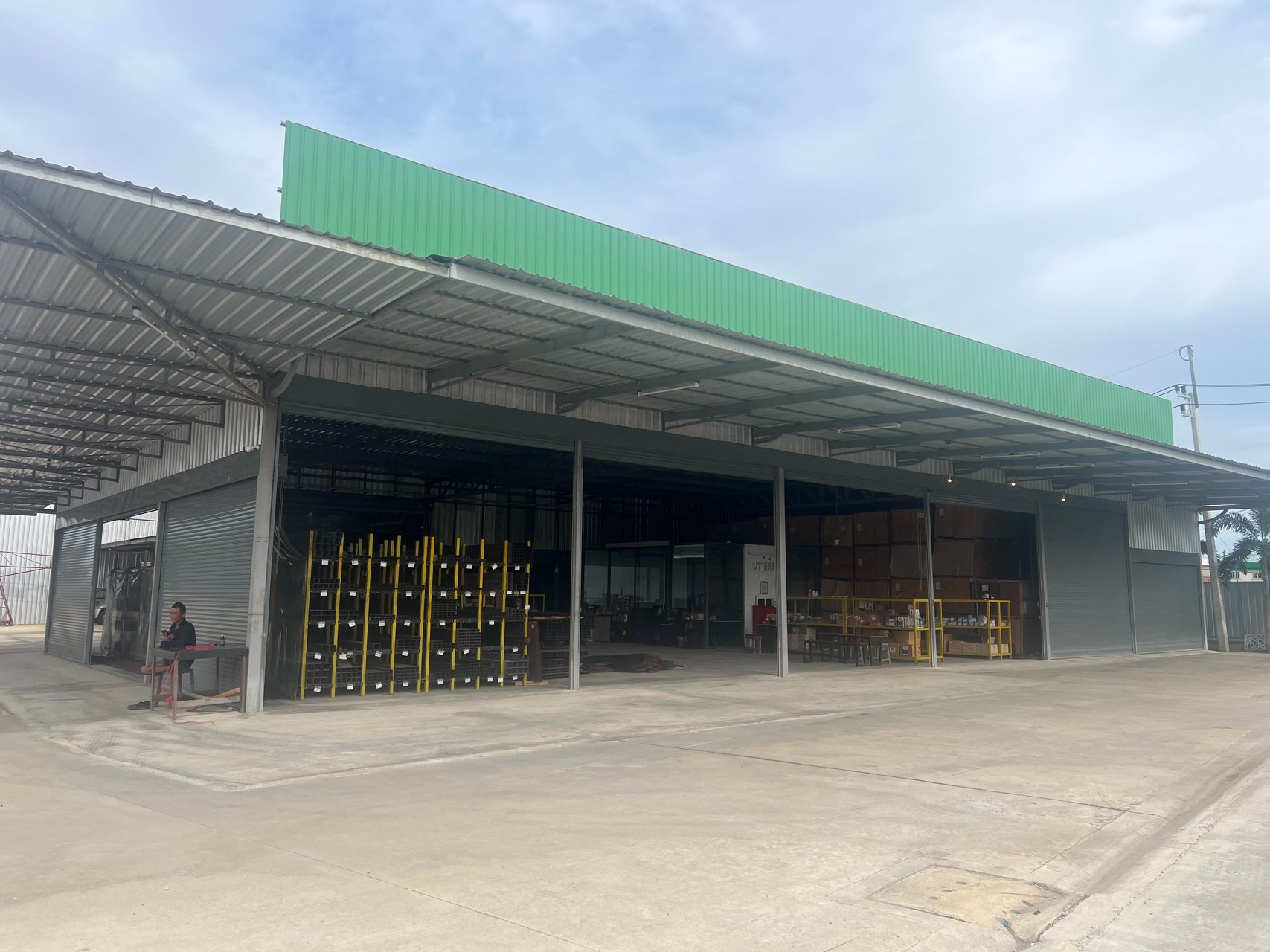 ขายโกดัง-พื้นที่ทั้งหมด-13-ไร่-ติดถนนใหญ่เส้น-340-หน้ากว้าง-100-เมตร