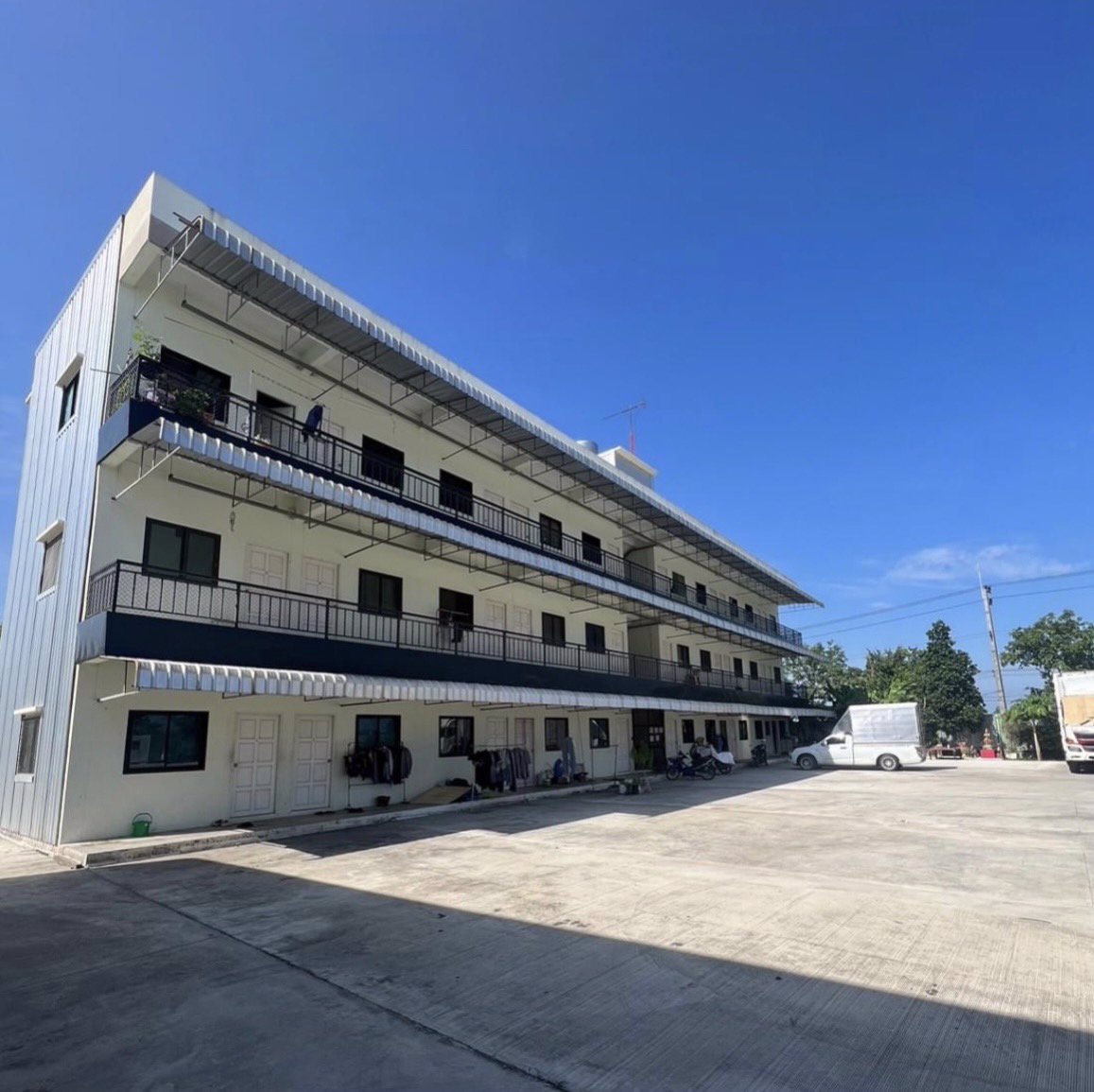 ขายโกดัง-พื้นที่ทั้งหมด-13-ไร่-ติดถนนใหญ่เส้น-340-หน้ากว้าง-100-เมตร