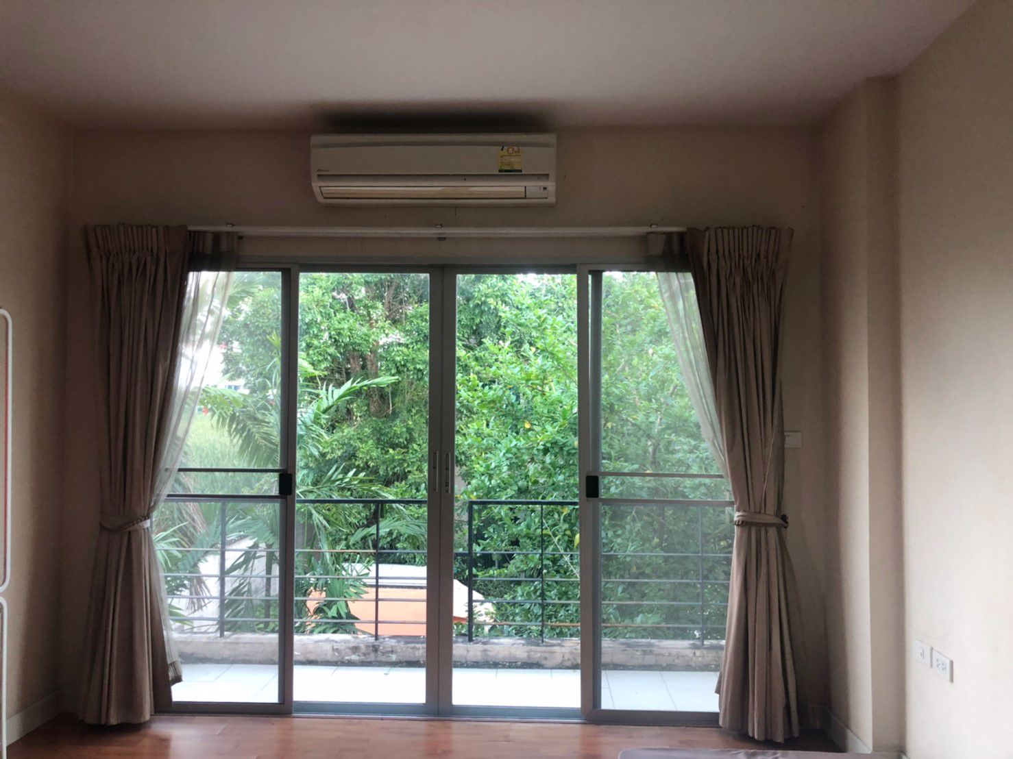 ขายด่วน-ไลฟ์บางกอก-บูเลอวาร์ด-ปิ่นเกล้า-เพชรเกษม-พุทธมณฑล-สาย4