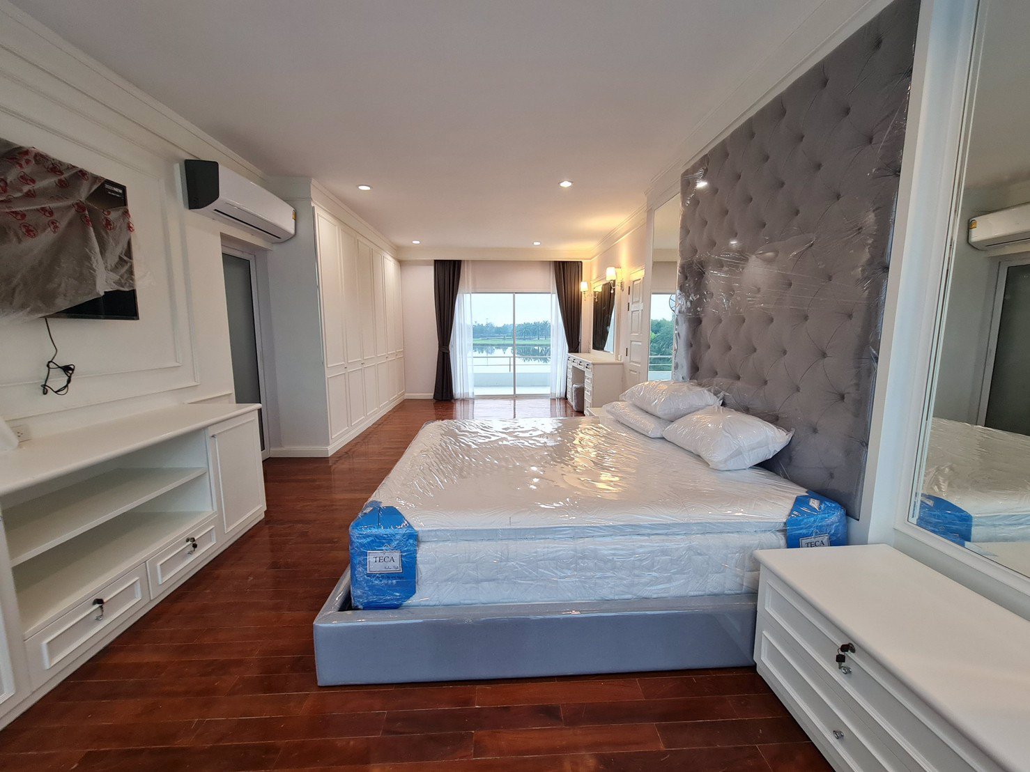 ขายบ้านหรู-สนามกอล์ฟไพน์เฮิร์สท-pinehurst-golf-club-รังสิต-ริมทะเลสาบ-พร้อมสระว่ายน้ำ