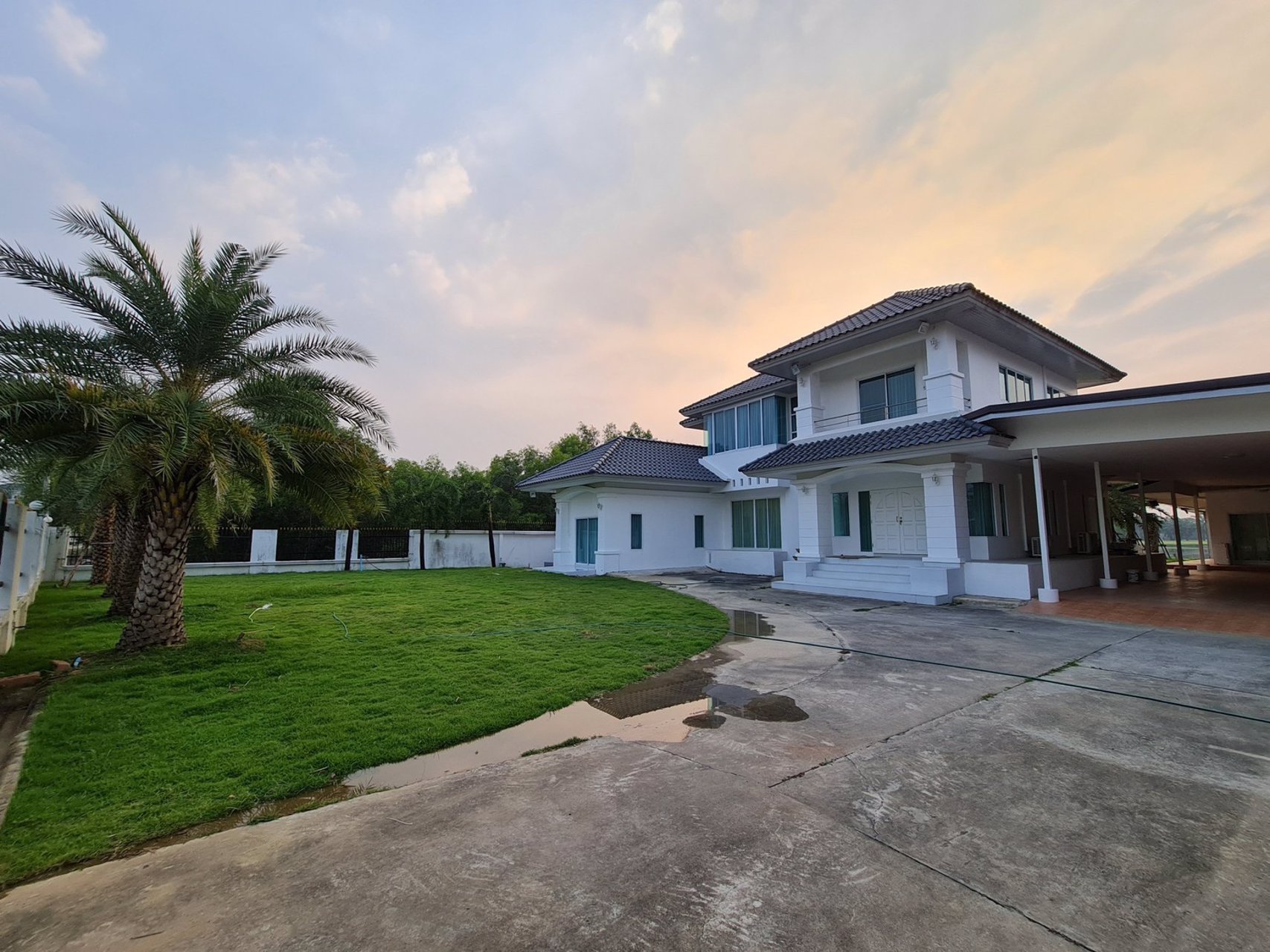 ขายบ้านหรู-สนามกอล์ฟไพน์เฮิร์สท-pinehurst-golf-club-รังสิต-ริมทะเลสาบ-พร้อมสระว่ายน้ำ