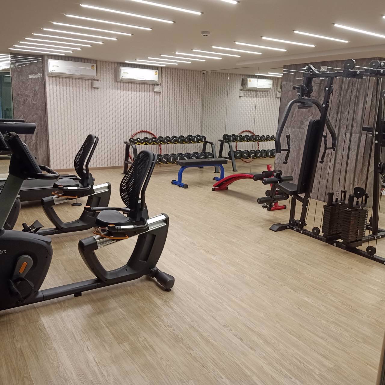 ขายคอนโดไรย์-สุขุมวิท-101-1-แถมเครื่องใช้ไฟฟ้า-เฟอร์นิเจอร์-ฟรีค่าใช้จ่ายวันโอน-ฟรีค่าส่วนกลาง-1-ปี