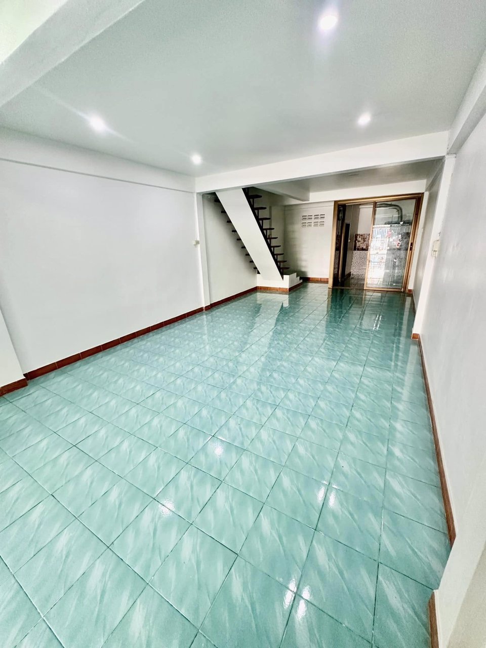 ขายถูก-ขายด่วน-หมู่บ้านวิลล่านวนคร-รีโนเวทแล้ว