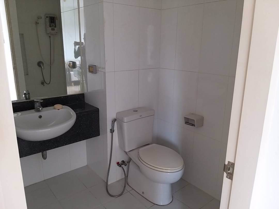 the-parkland-iakeside-srinakarin