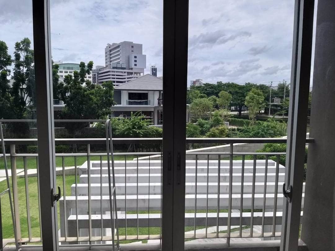 the-parkland-iakeside-srinakarin