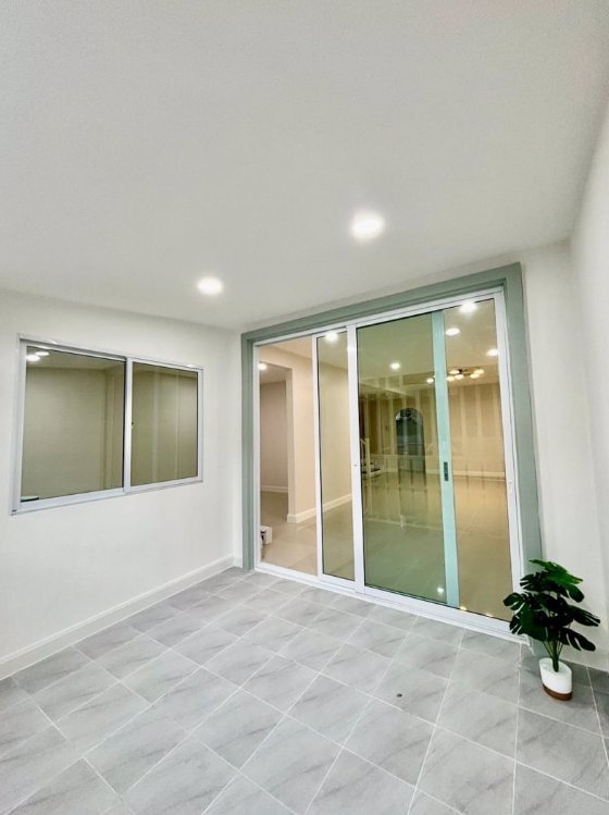 ขายด่วน-ขายถูก-บ้านรีโนเวทใหม่-เหลือเพียง-155-ล้าน-รีบจองด่วนเลยครับ