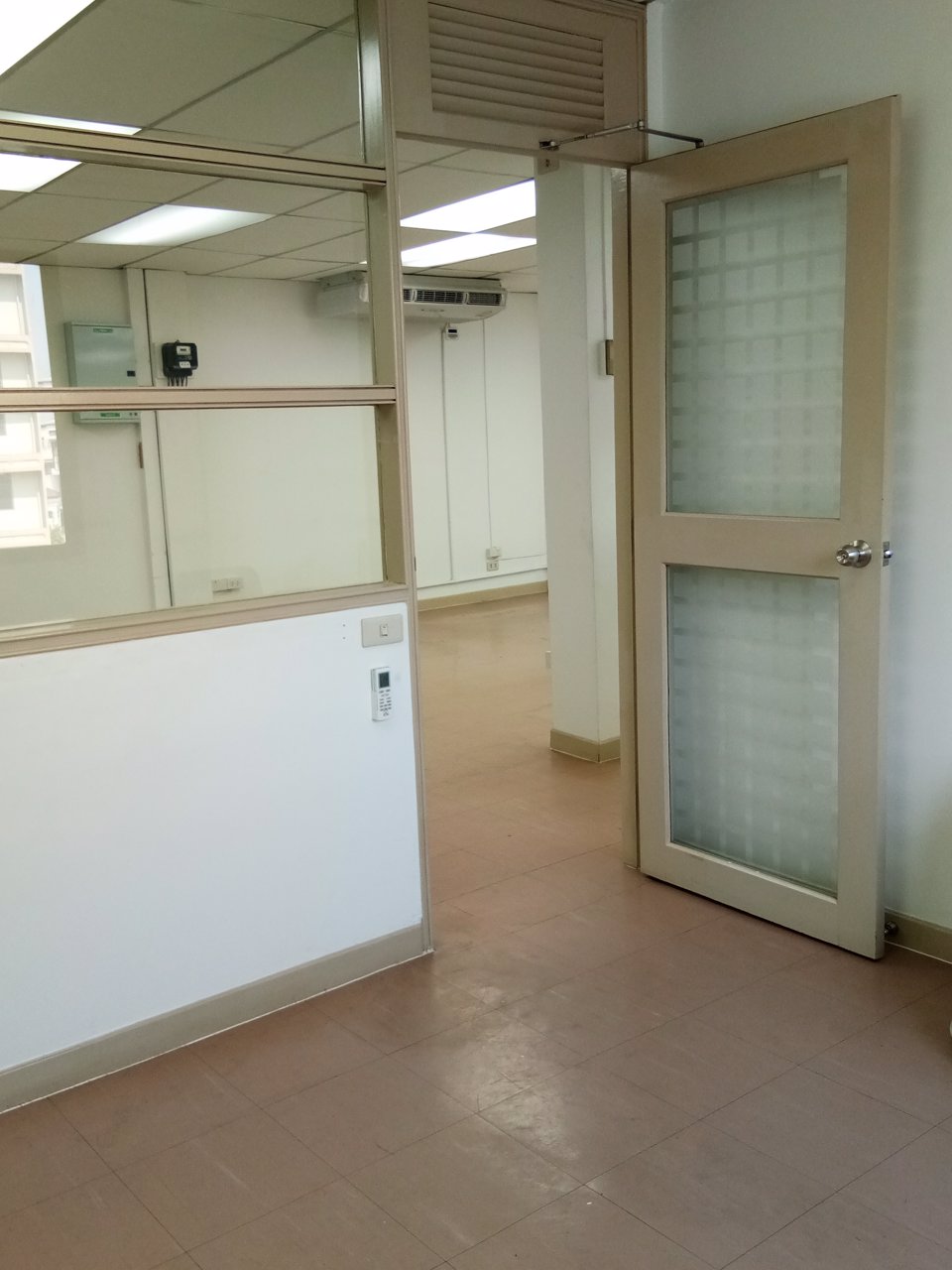 ให้เช่า-สำนักงาน-ใกล้-bts-อุดมสุข-เพียง-150-เมตร-ขนาดพื้นที่-180-ตรม-ติดถนนสุขุมวิท