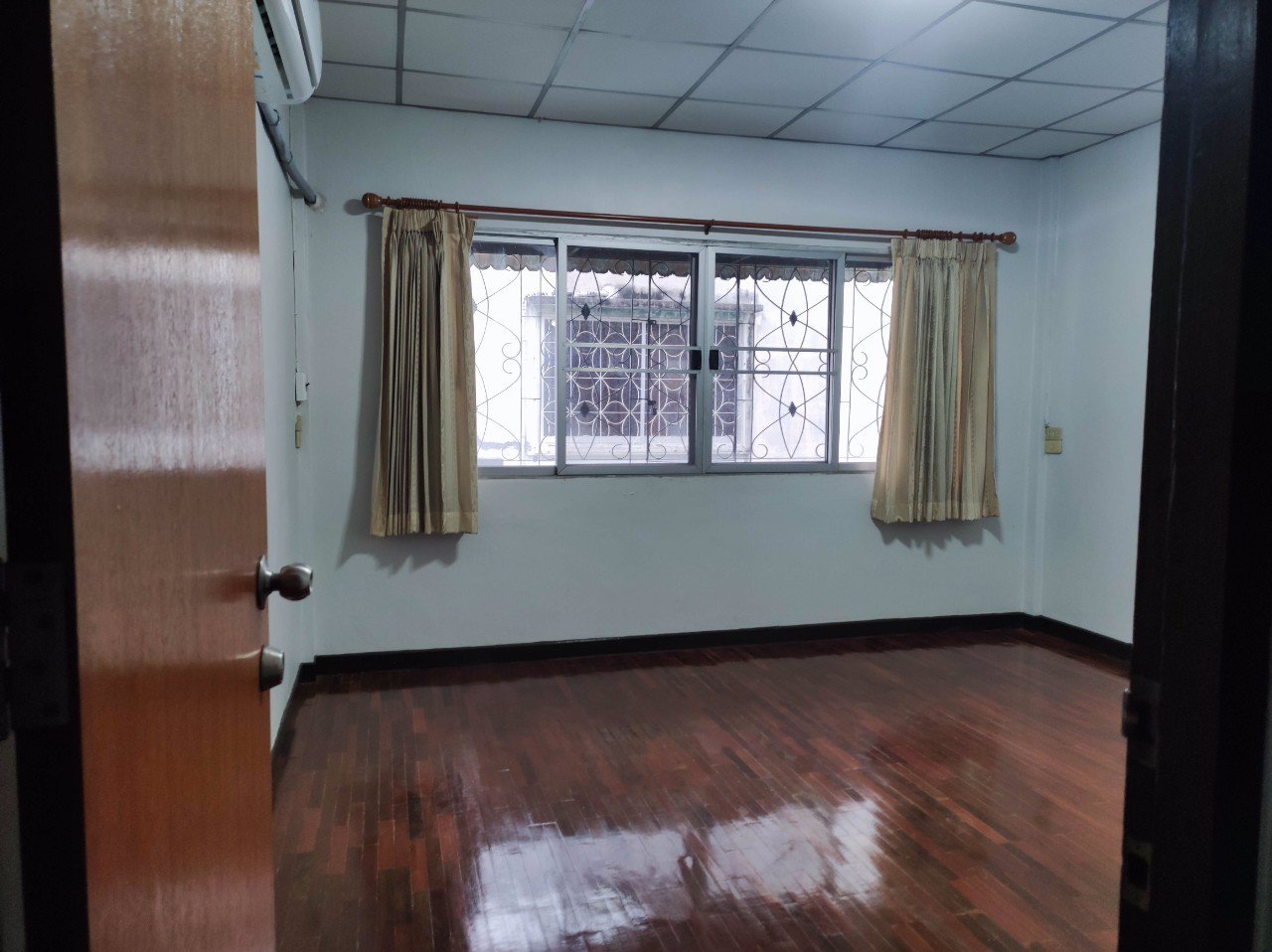 ทาวน์เฮ้าส์ให้เช่า-ซอยวงศ์สว่าง-19-ใกล้-mrt-วงศ์สว่าง-และ-big-c-วงศ์สว่าง