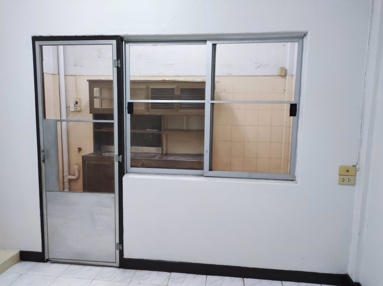 ทาวน์เฮ้าส์ให้เช่า-ซอยวงศ์สว่าง-19-ใกล้-mrt-วงศ์สว่าง-และ-big-c-วงศ์สว่าง