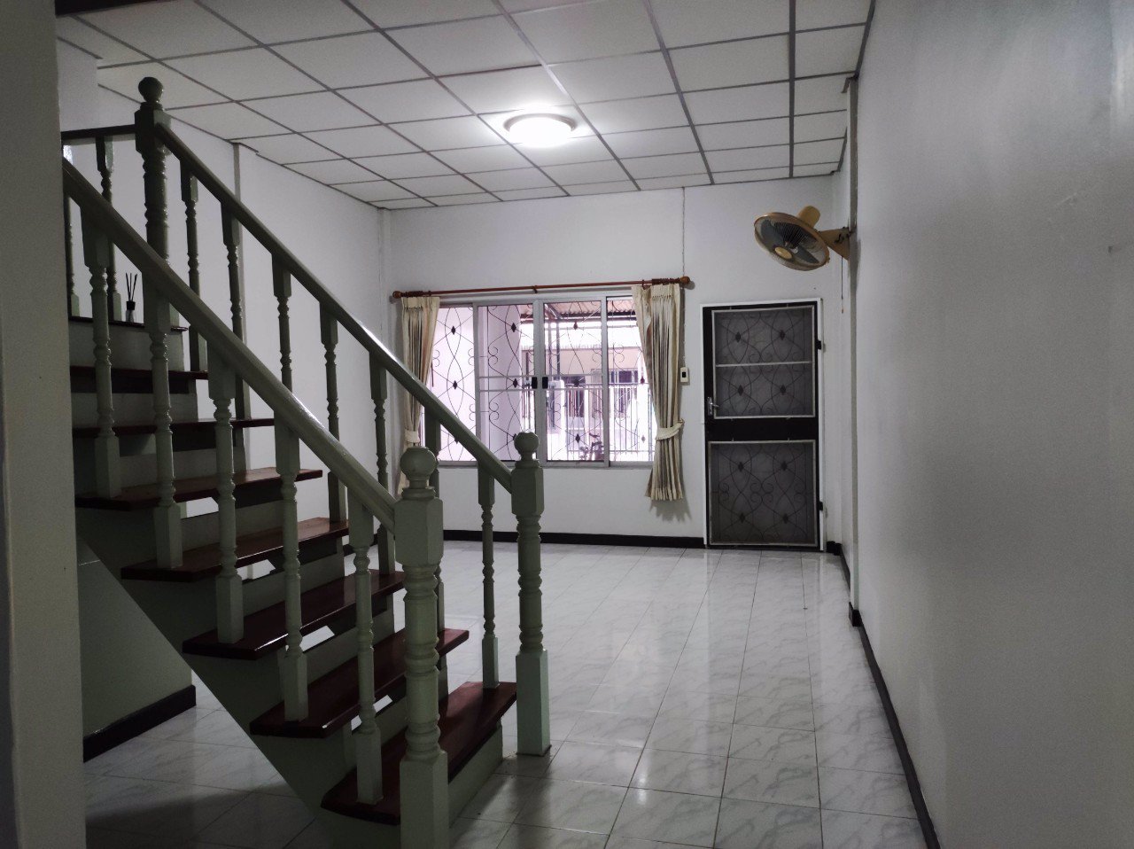 ทาวน์เฮ้าส์ให้เช่า-ซอยวงศ์สว่าง-19-ใกล้-mrt-วงศ์สว่าง-และ-big-c-วงศ์สว่าง