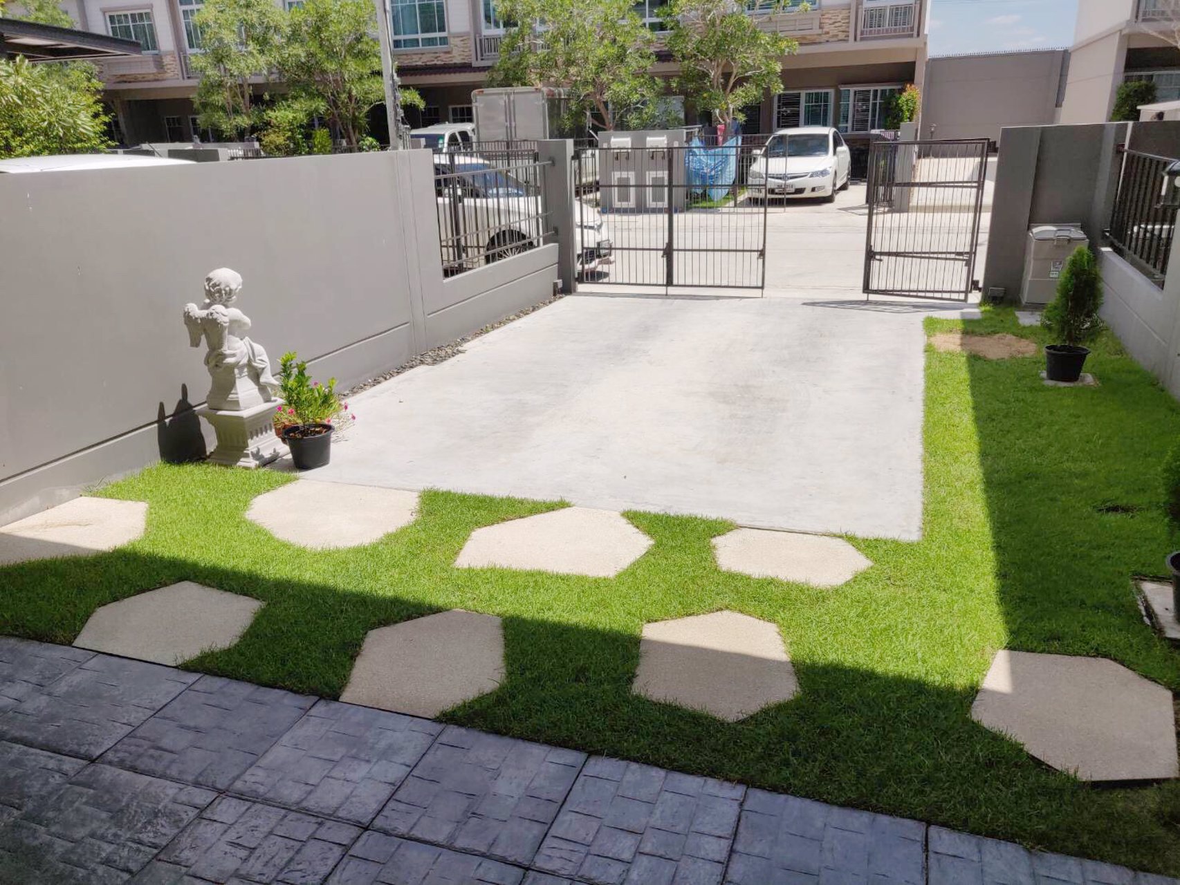 ขายบ้านทาวน์โฮม-อินดี้-indy-ศรีนครินทร์-ร่มเกล้า-ใกล้สนามบินสุวรรณภูมิ-และ-airport-link-ลาดกระบัง