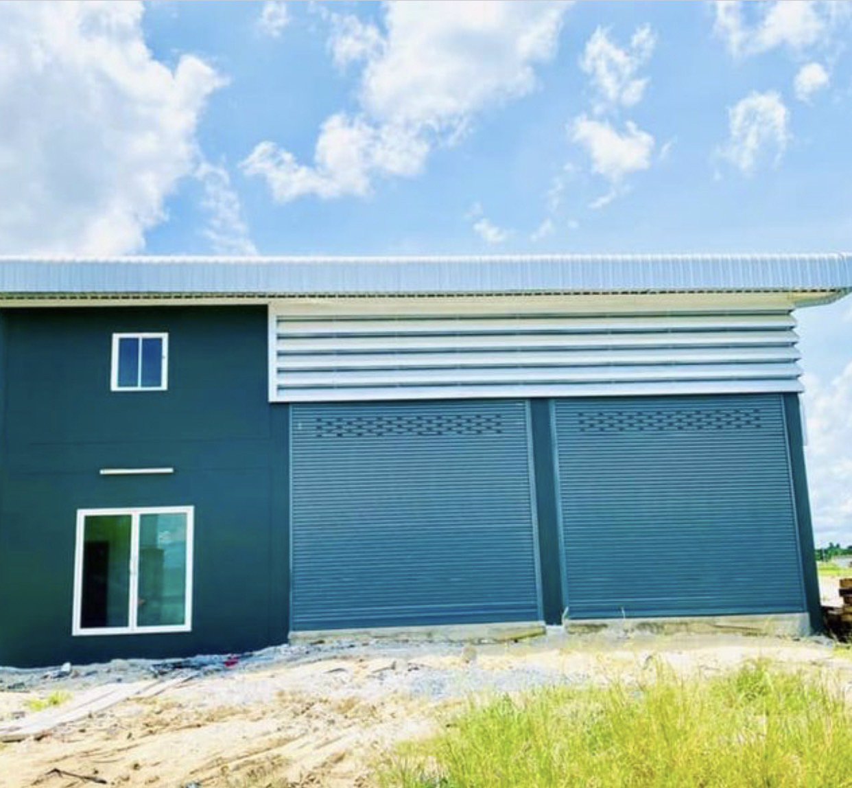 ขายโรงงาน-ออฟฟิศใหม่พร้อมที่ดินราคาถูกแปลงละ150ตรว