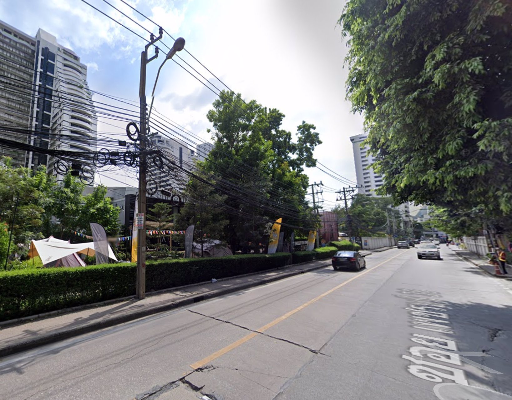 ขายที่ดินติดถนนเพชรบุรี-38-1-พร้อมพงษ์-ทำเลดีมาก