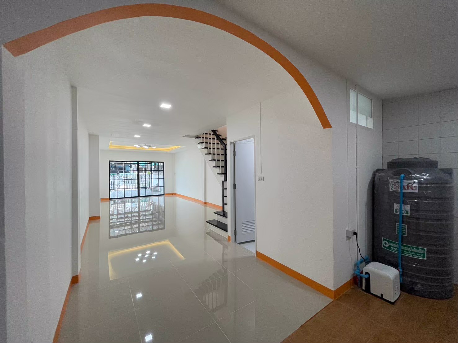 ขายทาวน์เฮ้าส์-2-ชั้น-หมู่บ้าน-โฮมเซ็นเตอร์-สายไหม-รีโนวเวททั้งหลัง