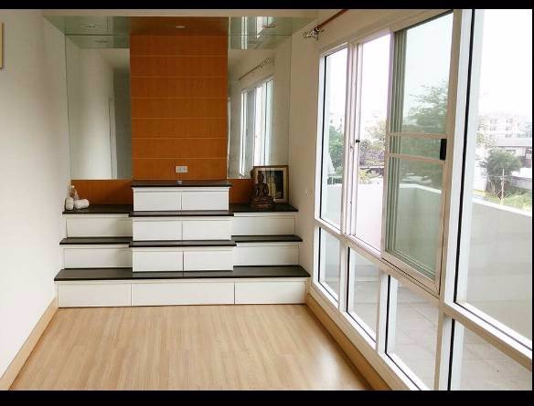 ทาวน์โฮม-3-ชั้นครึ่ง